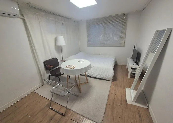 Y\'S House